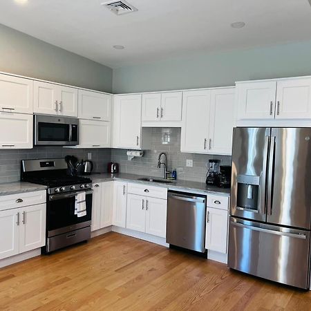 Renovated, 10 Min From The City Boston Exterior photo