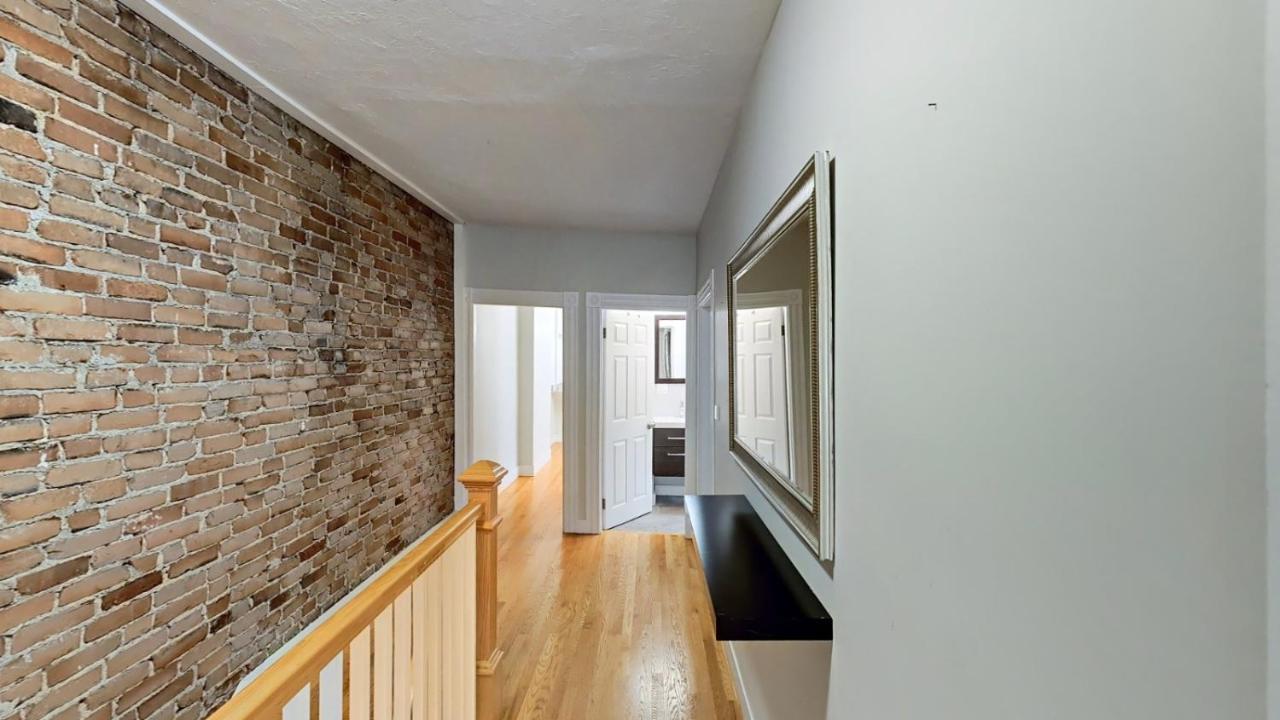 Renovated, 10 Min From The City Boston Exterior photo
