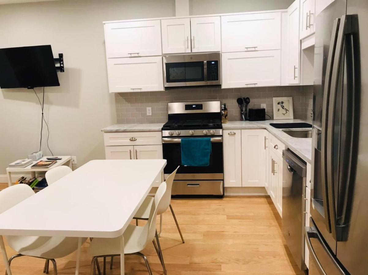 Renovated, 10 Min From The City Boston Exterior photo