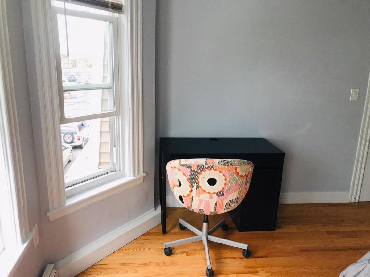 Renovated, 10 Min From The City Boston Exterior photo