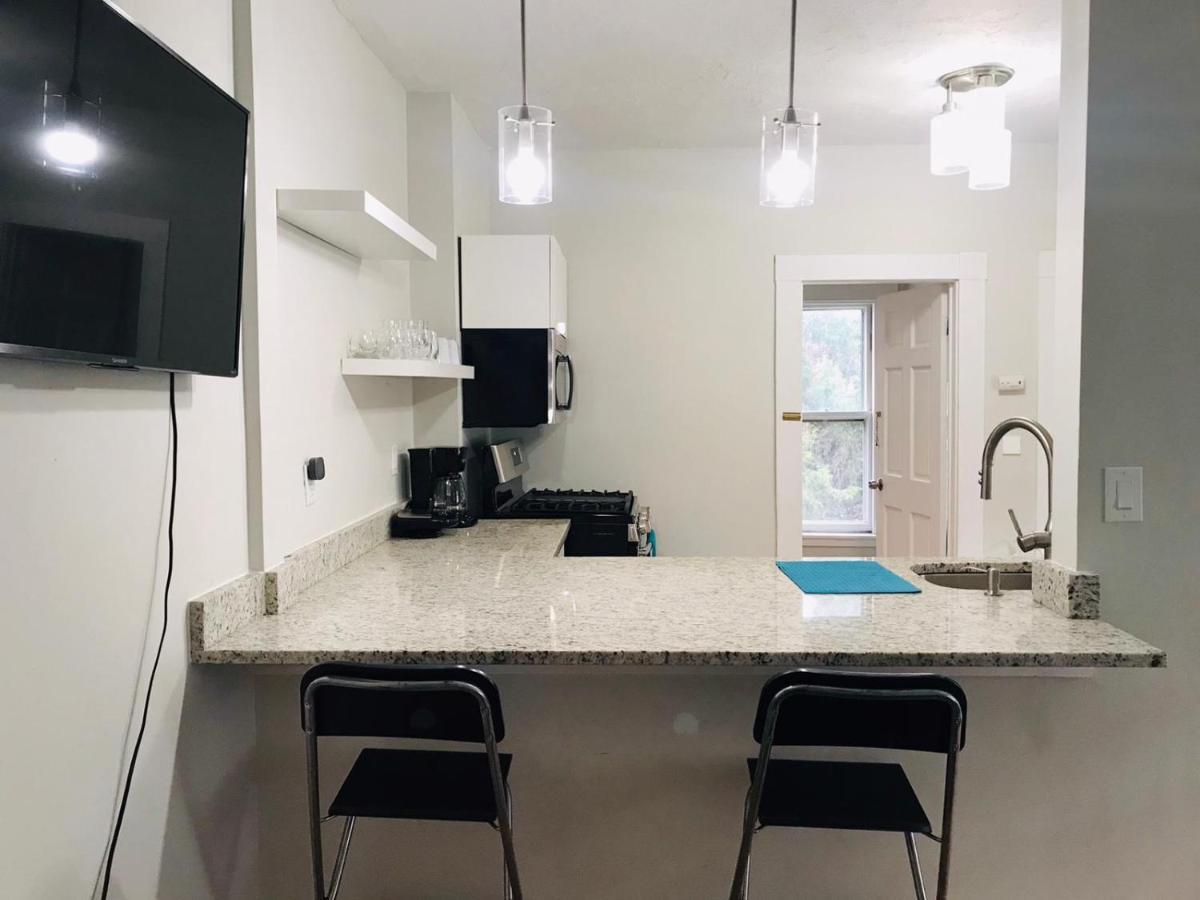 Renovated, 10 Min From The City Boston Exterior photo