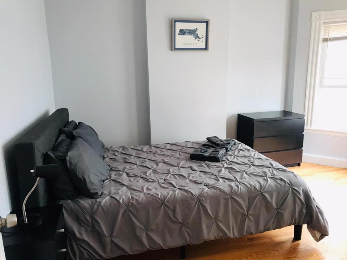 Renovated, 10 Min From The City Boston Exterior photo
