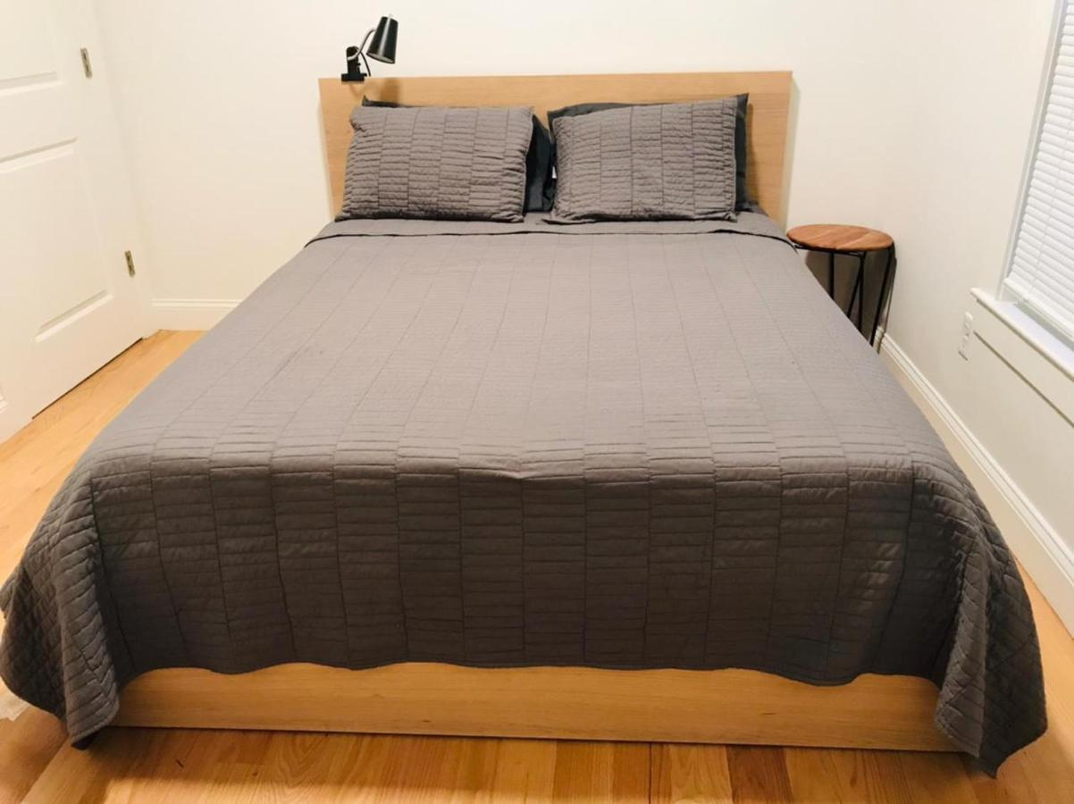 Renovated, 10 Min From The City Boston Exterior photo