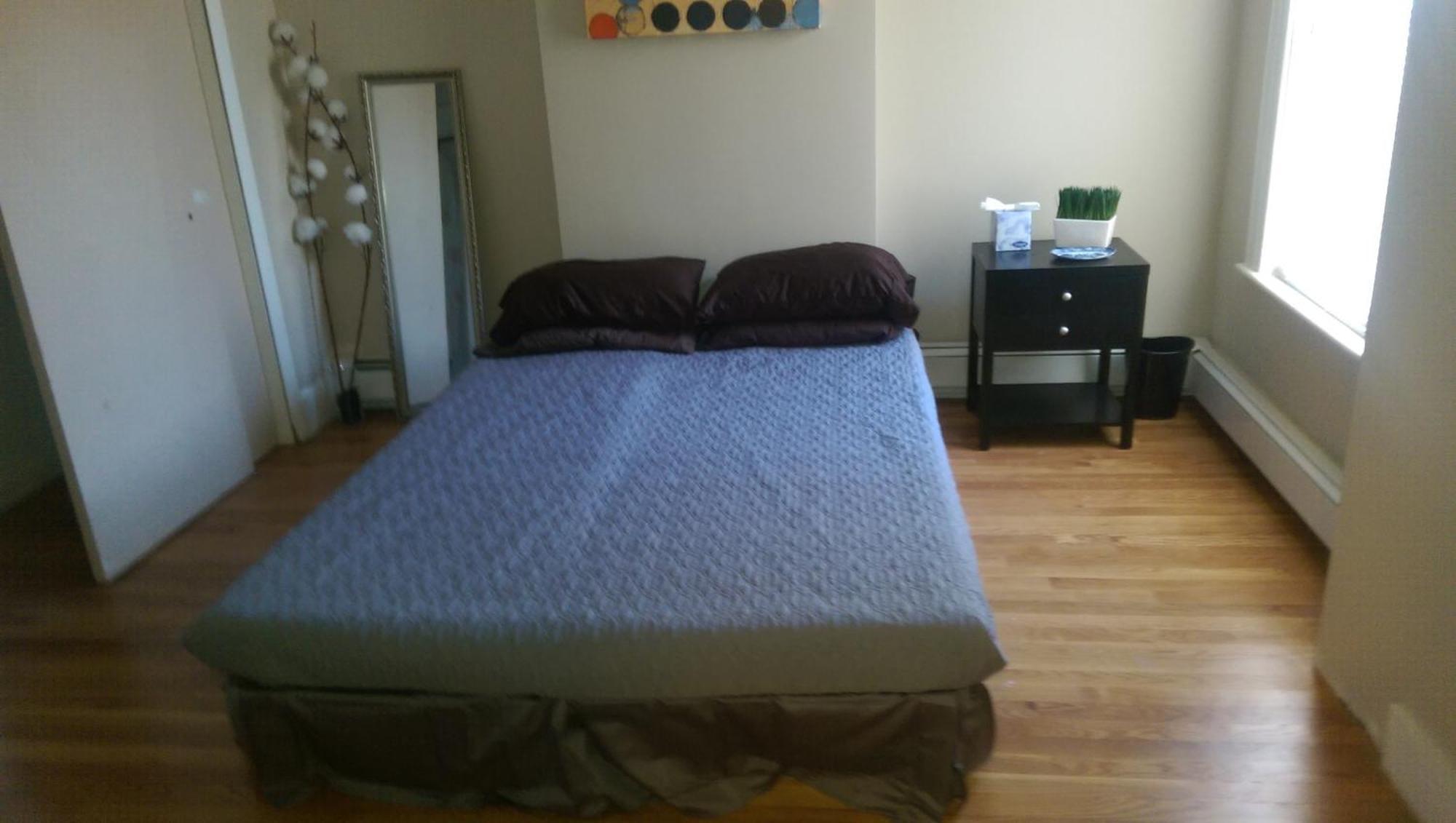 Renovated, 10 Min From The City Boston Room photo