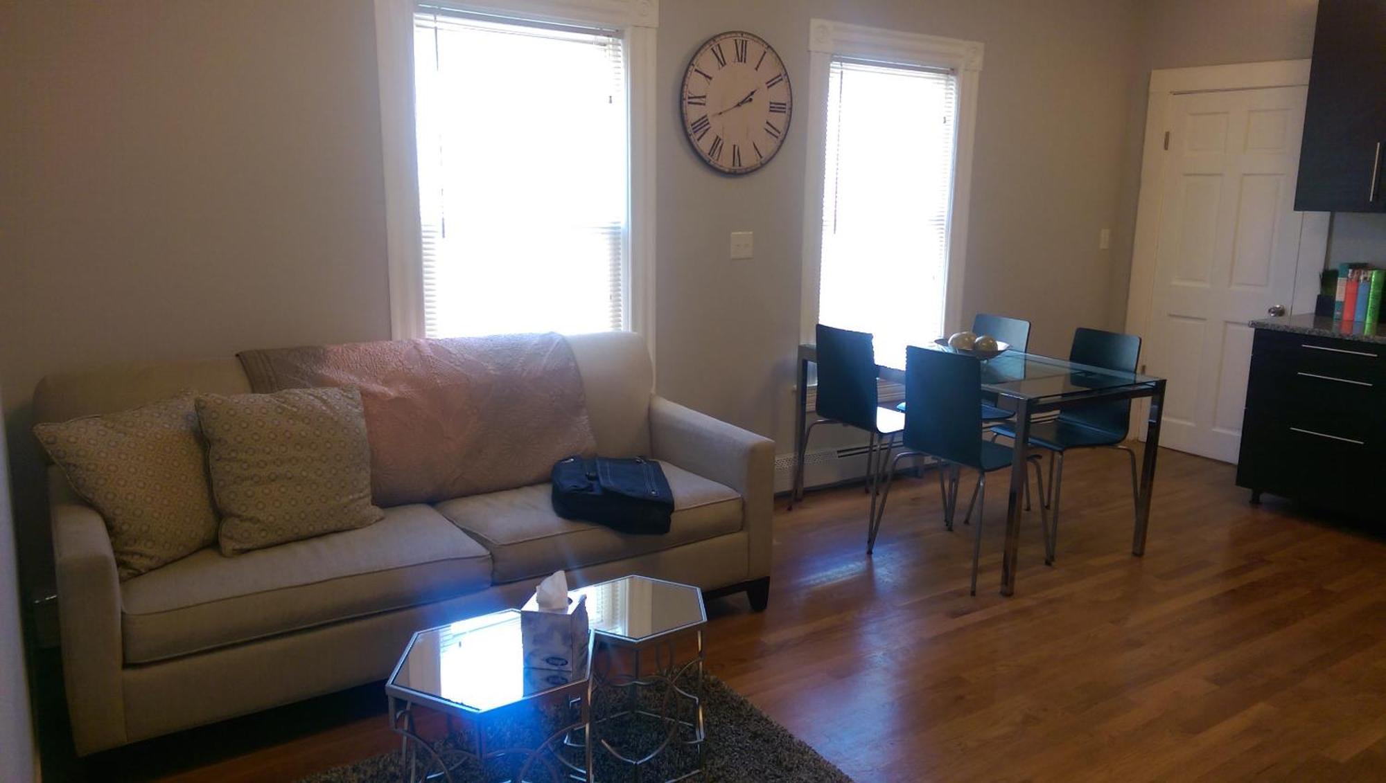 Renovated, 10 Min From The City Boston Room photo