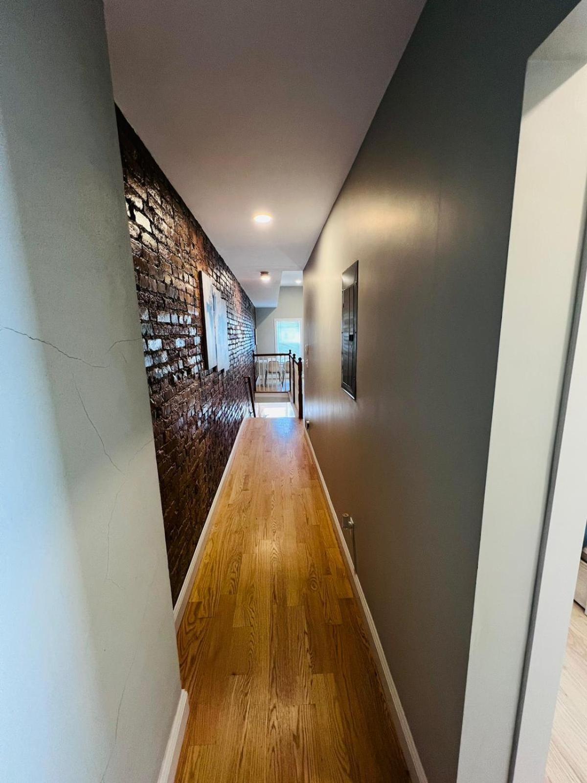 Renovated, 10 Min From The City Boston Exterior photo